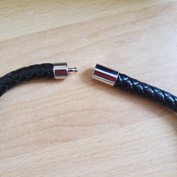 This is brand new necklace was bought a long time ago  but never been worn. - Picture 4 of 5